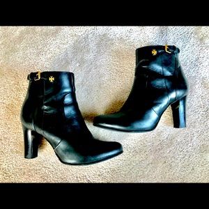 Tory Burch Booties 8M Black Leather, Side ZIP WOW!
